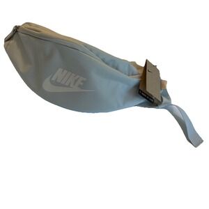NIKE Heritage Waistpack (3L) Light‎ Silver Phantom